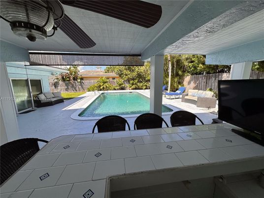 Exterior, Hot Tub
