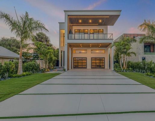 Attached, Exterior, Facade, Modern