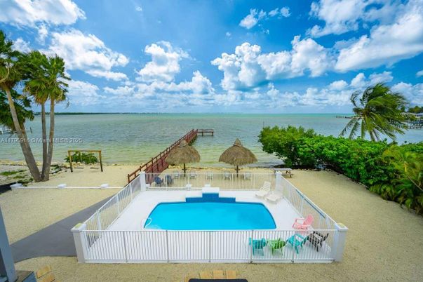 Exterior, Lake, Pool, Water