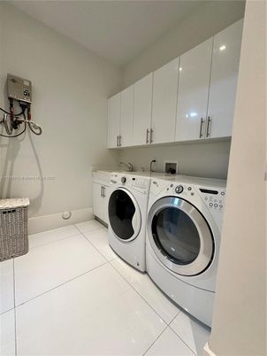Interior, Washer