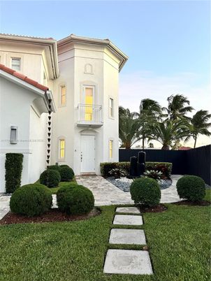 Backyard, Exterior, Facade, Mediterranean