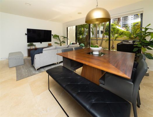 Dining room, Interior, Living room, Pendant Lights
