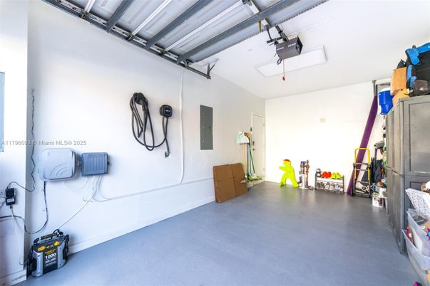 Garage, Interior