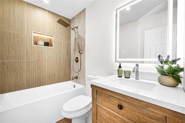 Bathroom, Interior, Recessed Lighting