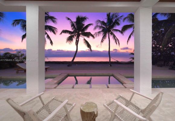 Exterior, Pool, Water