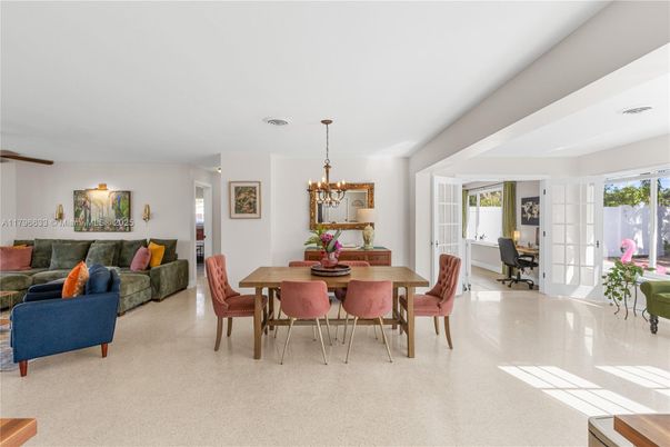 Chandelier, Dining room, Interior, Living room