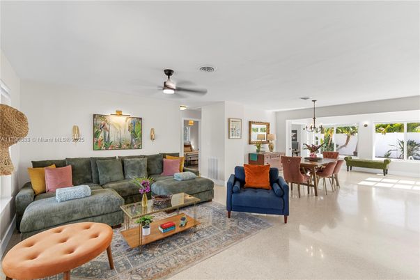 Dining room, Interior, Living room, Pendant Lights
