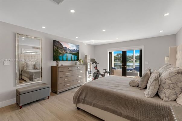 Bedroom, Fitness Equipment, Interior, Recessed Lighting, Wood Texture Flooring
