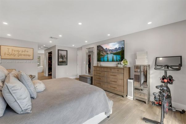 Bedroom, Fitness Equipment, Interior, Recessed Lighting, Wood Texture Flooring