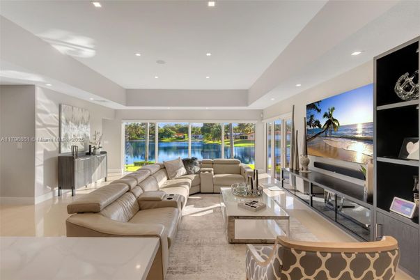 Interior, Living room, Recessed Lighting, Water
