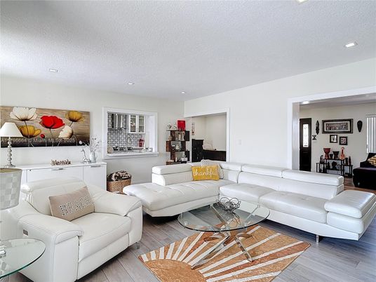 Interior, Living room, Recessed Lighting, Wood Texture Flooring