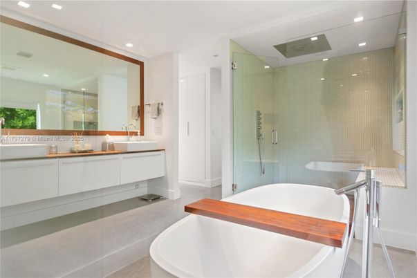 Bathroom, Dual Sink Vanities, Free Standing Baths, Glass Shower, Interior, Recessed Lighting