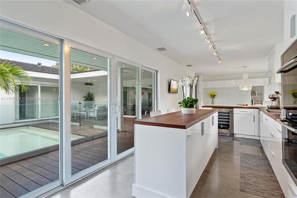 Interior, Kitchen, Pendant Lights, Stainless Steel Appliances