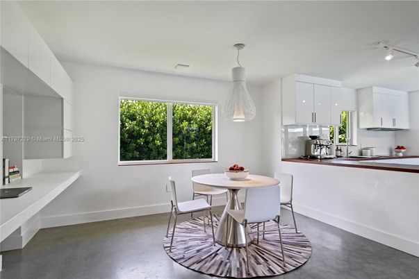 Dining room, Interior, Kitchen, Pendant Lights