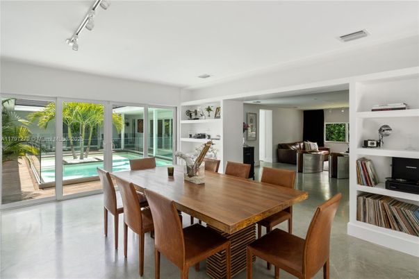 Dining room, Interior, Recessed Lighting