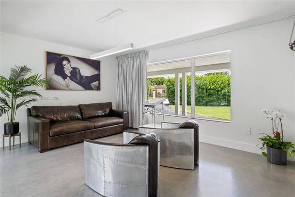 Interior, Living room, Pendant Lights