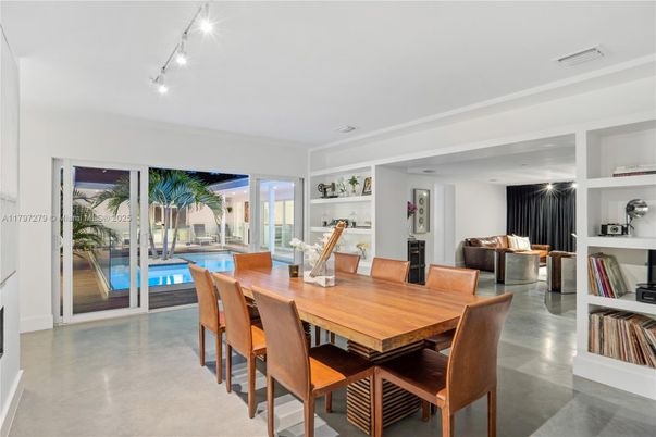 Dining room, Interior