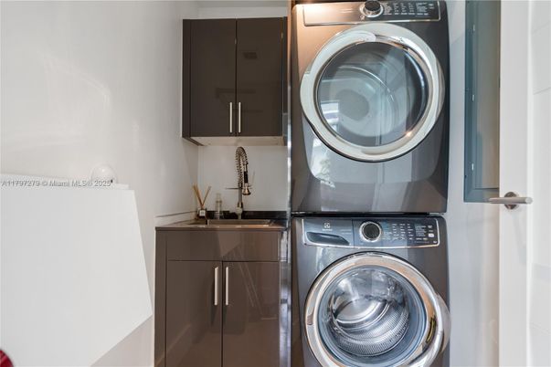 Interior, Utility Closets, Washer