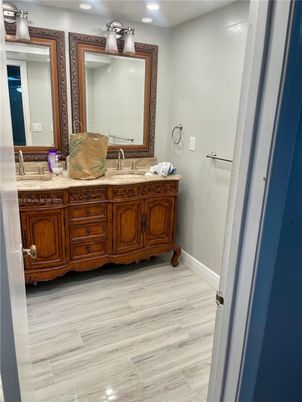 Bathroom, Interior, Recessed Lighting, Wood Texture Flooring