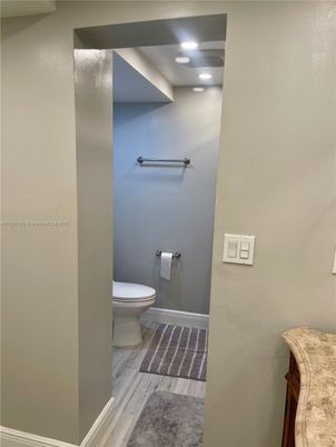 Bathroom, Interior, Recessed Lighting, Wood Texture Flooring