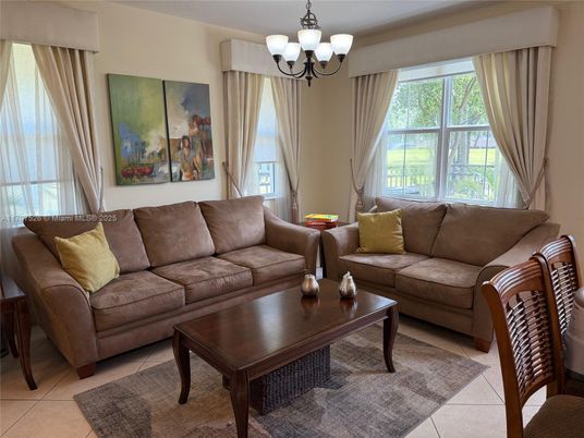 Chandelier, Interior, Living room