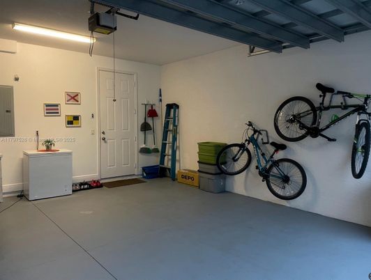 Garage, Interior