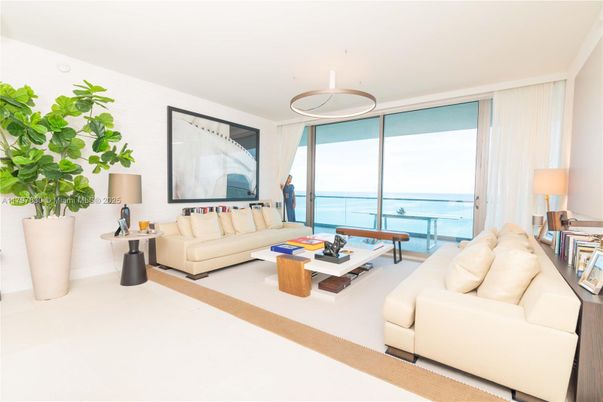 Interior, Living room, Water