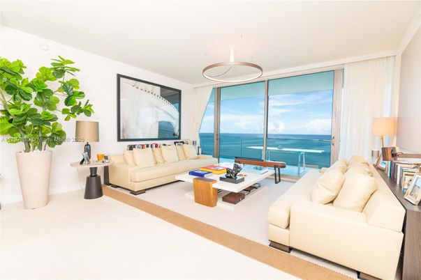 Interior, Living room, Water