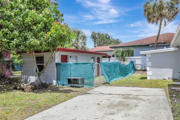Backyard, Exterior
