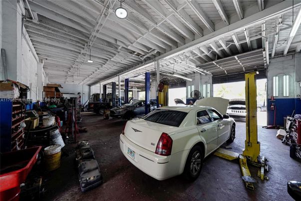 Garage, Interior