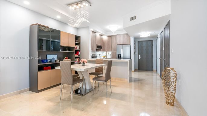 Chandelier, Dining room, Interior, Kitchen, Recessed Lighting, Stainless Steel Appliances