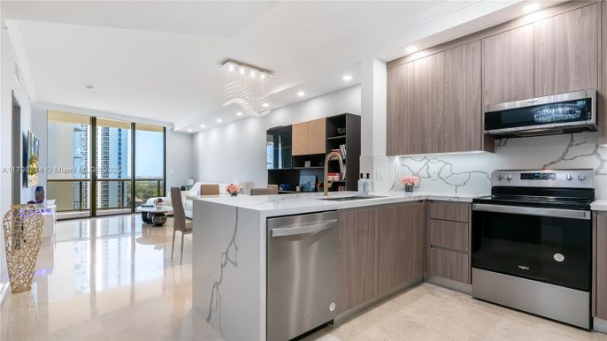Chandelier, Dining room, Interior, Kitchen, Recessed Lighting, Stainless Steel Appliances