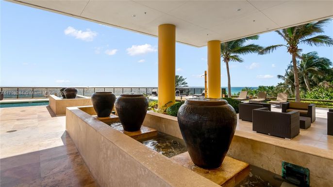 Exterior, Pool, Water