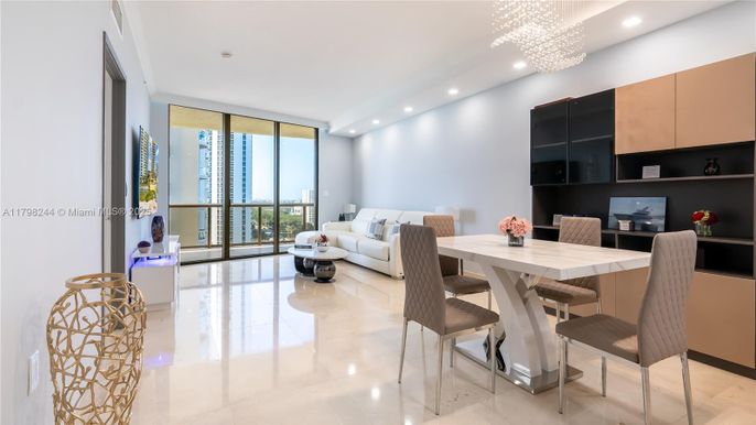 Dining room, Interior, Living room, Pendant Lights, Recessed Lighting