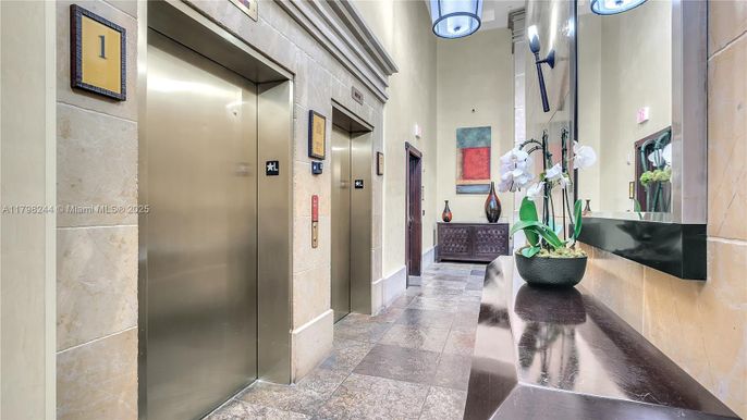 Elevator, Interior