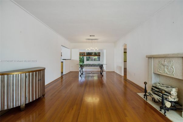 Interior, Pendant Lights, Wood Texture Flooring