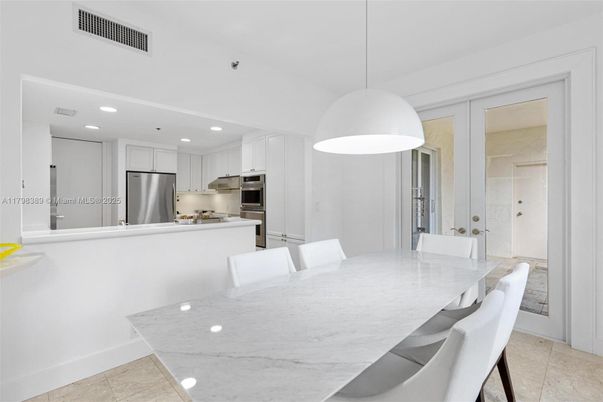 Dining room, Interior, Kitchen, Pendant Lights, Recessed Lighting, Stainless Steel Appliances