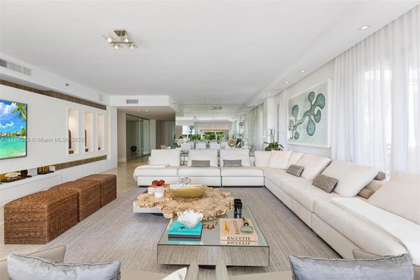 Interior, Living room, Pendant Lights, Recessed Lighting