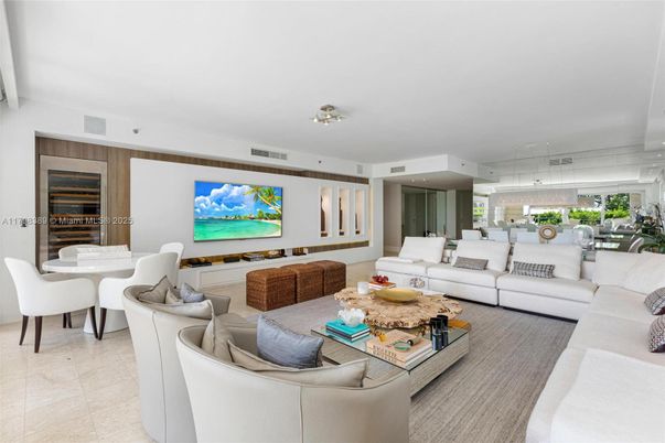 Dining room, Interior, Living room, Pendant Lights, Recessed Lighting