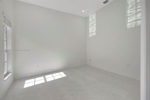 Empty room, Interior, Marble, Recessed Lighting