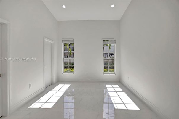 Empty room, Interior, Marble, Recessed Lighting