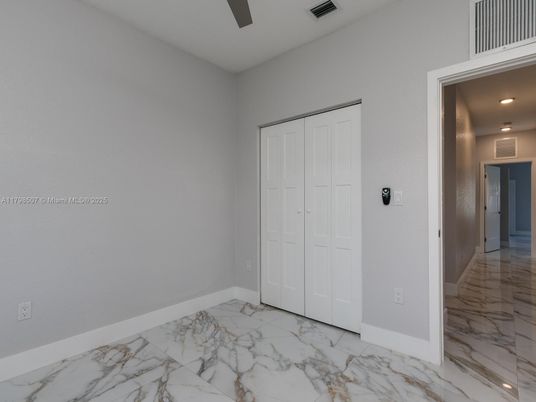 Empty room, Interior, Marble, Recessed Lighting