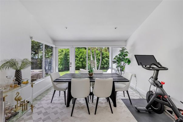 Dining room, Fitness Equipment, Interior, Recessed Lighting