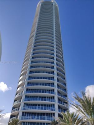 Exterior, Facade, Condo Building