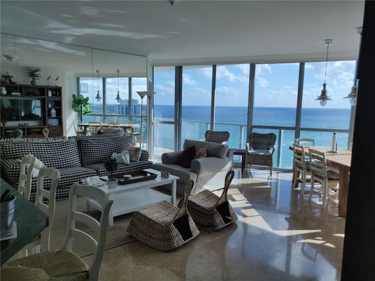 Dining room, Interior, Living room, Pendant Lights, Water