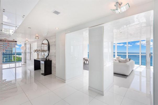 Interior, Recessed Lighting, Water