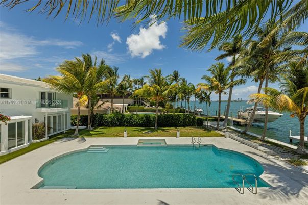 Exterior, Lake, Pool, Water