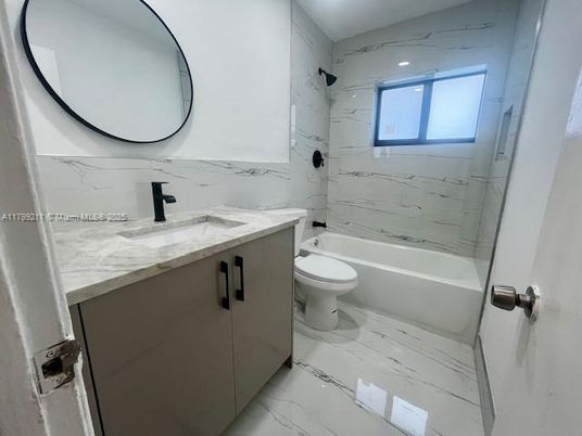 Bathroom, Interior, Marble, Marble Walls, Recessed Lighting