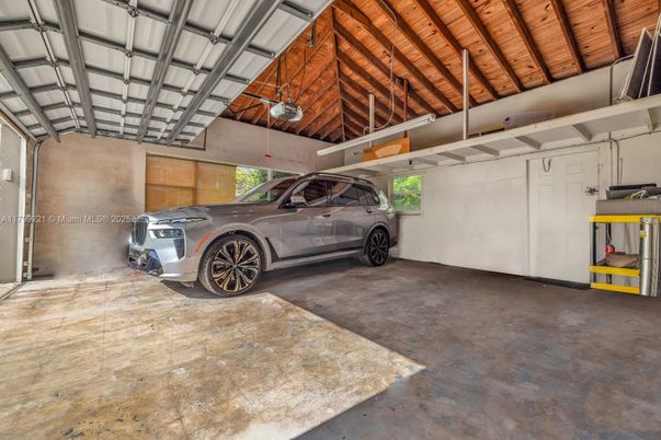Garage, Interior, Wooden Beams, Wooden Ceilings