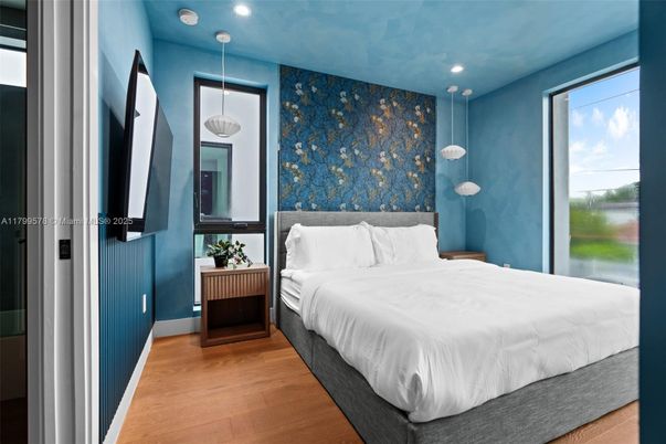 Bedroom, Interior, Pendant Lights, Recessed Lighting, Wood Texture Flooring